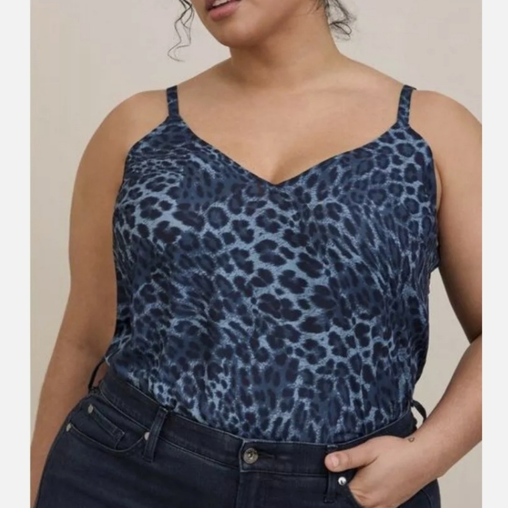 NWOT Torrid blue leopard top
